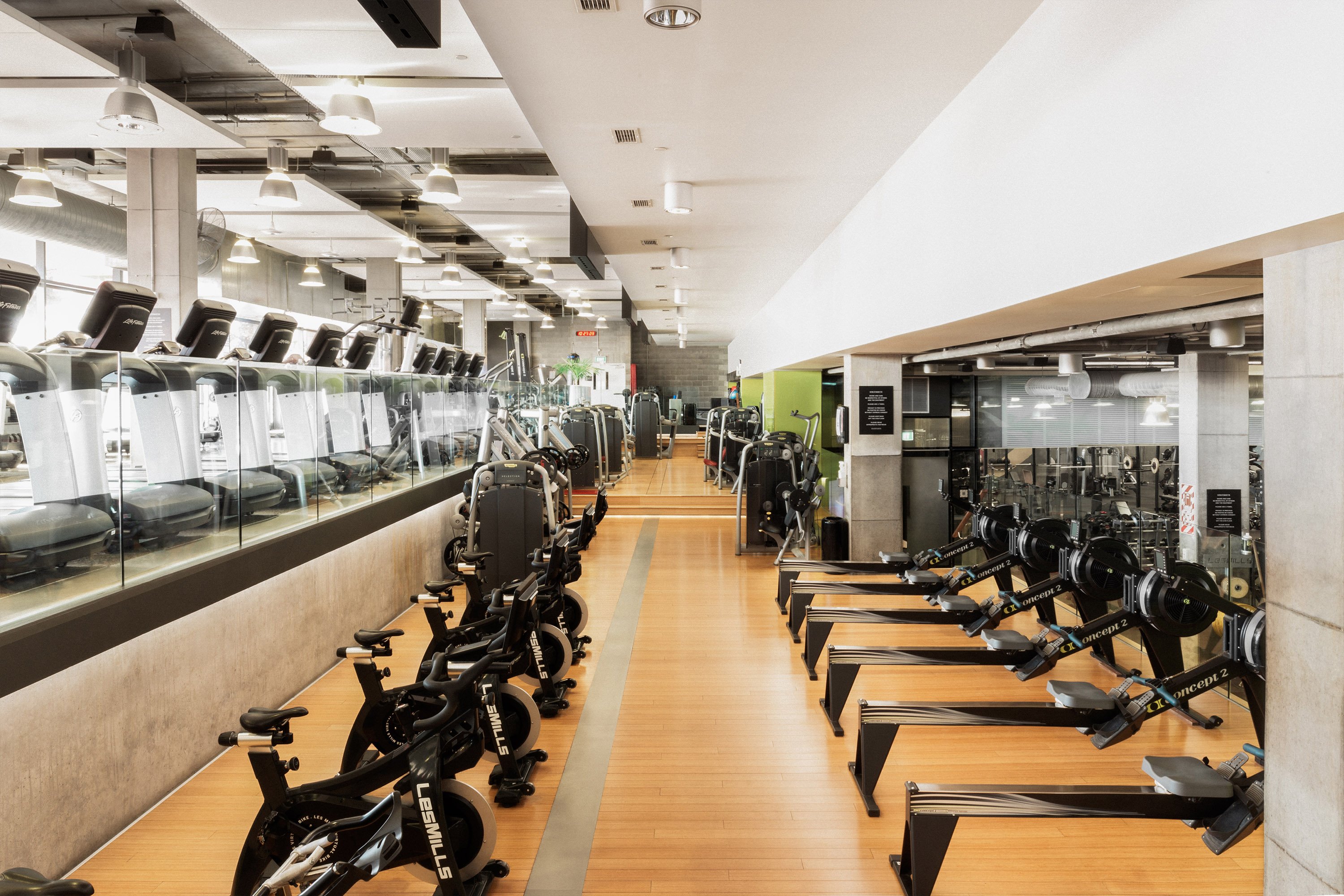 Les mills exercise discount equipment